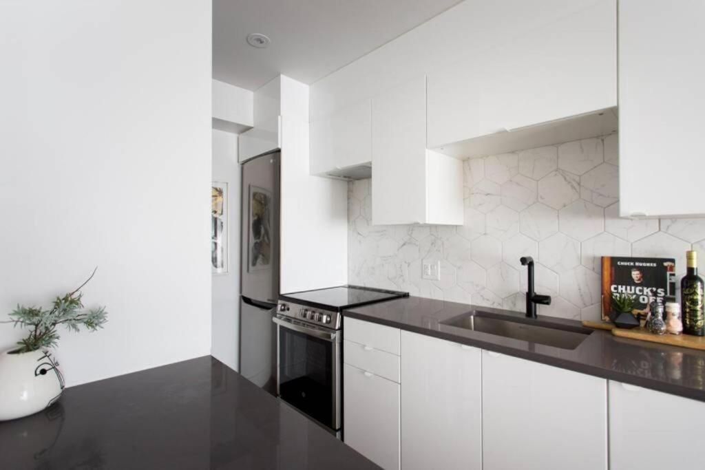 Wonderful Studio In Little Italy With Full Bath By Den Stays Μόντρεαλ Εξωτερικό φωτογραφία
