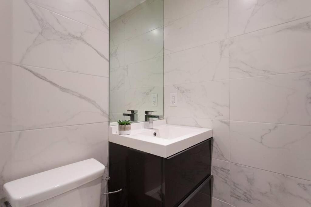 Wonderful Studio In Little Italy With Full Bath By Den Stays Μόντρεαλ Εξωτερικό φωτογραφία